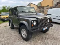 Usata Land Rover Defender SE 122 CV (89 kW) 2003 Nero Station wagon