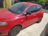 Usata Lancia Ypsilon Gold 69 CV (50 kW) 2018 Rosso Utilitaria