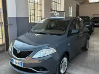 Usata Lancia Ypsilon Silver 69 CV (50 kW) 2018 Grigio Utilitaria