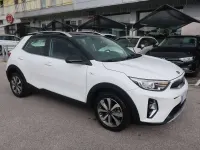 Usata Kia Stonic Style 101 CV (74 kW) 2021 Bianco pastello SUV