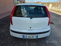 Usata Fiat Punto Dynamic 59 CV (43 kW) 2003 Bianco Utilitaria