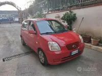 Usata Kia Picanto 75 CV (55 kW) 2007 Rosso Utilitaria