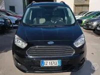 Begagnad Ford Tourneo Courier Titanium 95 HK (69 kW) 2015 Svart Minibuss