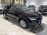 Usata VW T-Roc Style 150 CV (110 kW) 2023 Nero SUV