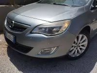 Usata Opel Astra Cosmo 110 CV (80 kW) 2011 Grigio Station wagon