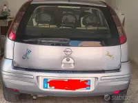 Usata Opel Corsa 69 CV (50 kW) 2005 Grigio Utilitaria