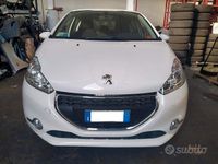 Usata Peugeot 208 68 CV (50 kW) 2013 Bianco Utilitaria