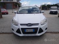 Usata Ford Focus Business Edition 95 CV (69 kW) 2014 Bianco Station wagon