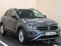 Usata VW T-Roc Life 110 CV (80 kW) 2023 Grigio SUV