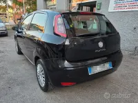 Usata Fiat Grande Punto 69 CV (50 kW) 2011 Nero Utilitaria