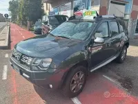 Usata Dacia Duster Lauréate 105 CV (77 kW) 2014 Grigio SUV