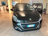 Usata Peugeot 208 Active 102 CV (75 kW) 2019 Nero Utilitaria