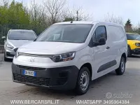 Begagnad Fiat Doblò 131 HK (96 kW) 2023 Vit Minibuss