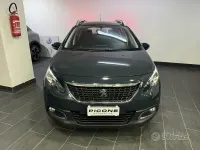 Usata Peugeot 2008 Active 110 CV (80 kW) 2019 Bluazzurro SUV