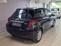 Usata Toyota Yaris Lounge 90 CV (66 kW) 2013 Nero Berlina