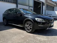 Usata Volvo V60 CC Pro 150 CV (110 kW) 2017 Nero Station wagon