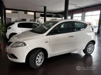 Usata Lancia Ypsilon 85 CV (62 kW) 2017 Bianco Utilitaria