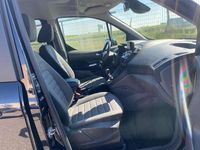 Begagnad Ford Tourneo Titanium 120 HK (88 kW) 2020 Svart Van