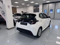 Usata Toyota Yaris Hybrid Active 116 CV (85 kW) 2023 Bianco Berlina