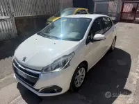Gebraucht Peugeot 208 Access 68 PS (50 kW) 2016 Weiß Kleinwagen