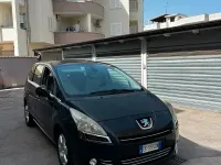 Usata Peugeot 5008 112 CV (82 kW) 2011 Nero Monovolume