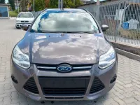 Usado Ford Focus 95 HP (69 kW) 2012 Cinzento Carrinha