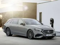 Usata Mercedes E220 AMG Line Premium 197 CV (144 kW) 2024 Argento Station wagon