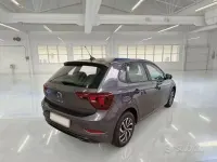 Usata VW Polo Life 95 CV (69 kW) 2023 Grigio Utilitaria