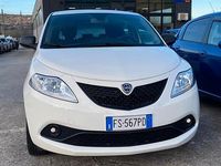 Usata Lancia Ypsilon Gold 69 CV (50 kW) 2018 Bianco Utilitaria