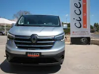 Usata Renault Trafic 150 CV (110 kW) 2024 Grigio Monovolume