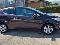 Usata Ford Fiesta Titanium 95 CV (69 kW) 2011 Marrone Utilitaria