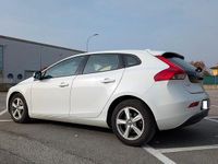 Usata Volvo V40 Kinetic 114 CV (83 kW) 2015 Bianco Berlina