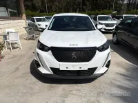 Usata Peugeot 2008 Active 110 CV (80 kW) 2021 Bianco SUV