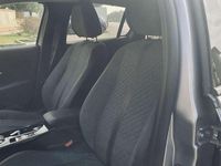 Usata Peugeot 208 Allure 101 CV (74 kW) 2024 Grigio Utilitaria