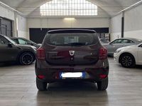 Usata Dacia Sandero Lauréate 75 CV (55 kW) 2017 Marrone Berlina