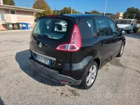 Usata Renault Scénic III Luxe 110 CV (80 kW) 2010 Nero Monovolume