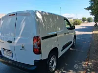 Usata Peugeot E-Partner 56 kW (77 CV) 2024 Bianco Monovolume