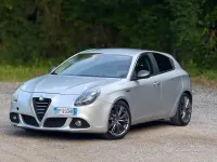 Usata Alfa Romeo Giulietta Exclusive 170 CV (125 kW) 2011 Grigio Utilitaria