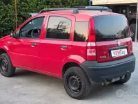 Usata Fiat Panda 4x4 69 CV (50 kW) 2009 Rosso Utilitaria