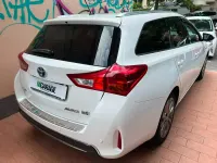 Usata Toyota Auris Hybrid Lounge 99 CV (72 kW) 2015 Bianco Station wagon