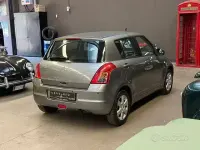 Usata Suzuki Swift GL 92 CV (67 kW) 2009 Grigio metallizzato Utilitaria