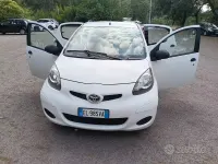 Usata Toyota Aygo Connect Style 68 CV (50 kW) 2012 Bianco Utilitaria