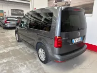 Usata VW Caddy 102 CV (75 kW) 2018 Grigio scuro Monovolume