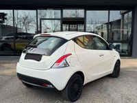 Usata Lancia Ypsilon Silver 69 CV (50 kW) 2022 Bianco Utilitaria