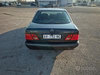 Usata Mercedes E250 150 CV (110 kW) 1998 Berlina