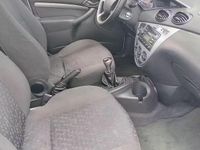 Usado Ford Focus 100 HP (73 kW) 2001 Cinzento Carrinha