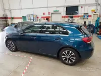Usata Mercedes A180 Premium 116 CV (85 kW) 2020 Blu Berlina