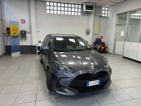 Usata Toyota Yaris Hybrid Active 92 CV (67 kW) 2025 Grigio Berlina