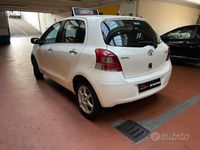 Gebraucht Toyota Yaris 69 PS (50 kW) 2011 Weiß Limousine