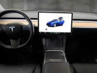 Usata Tesla Model Y 378 kW (514 CV) 2023 Blu/azzurro SUV
